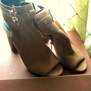 Coach Shooties/heels